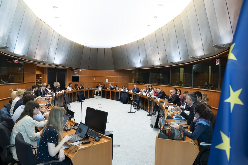 Informe Voss: el Parlamento Europeo propone reforzar la protección del copyright frente a la IA generativa 1st meeting of the JURI Network on Monitoring of EU Law