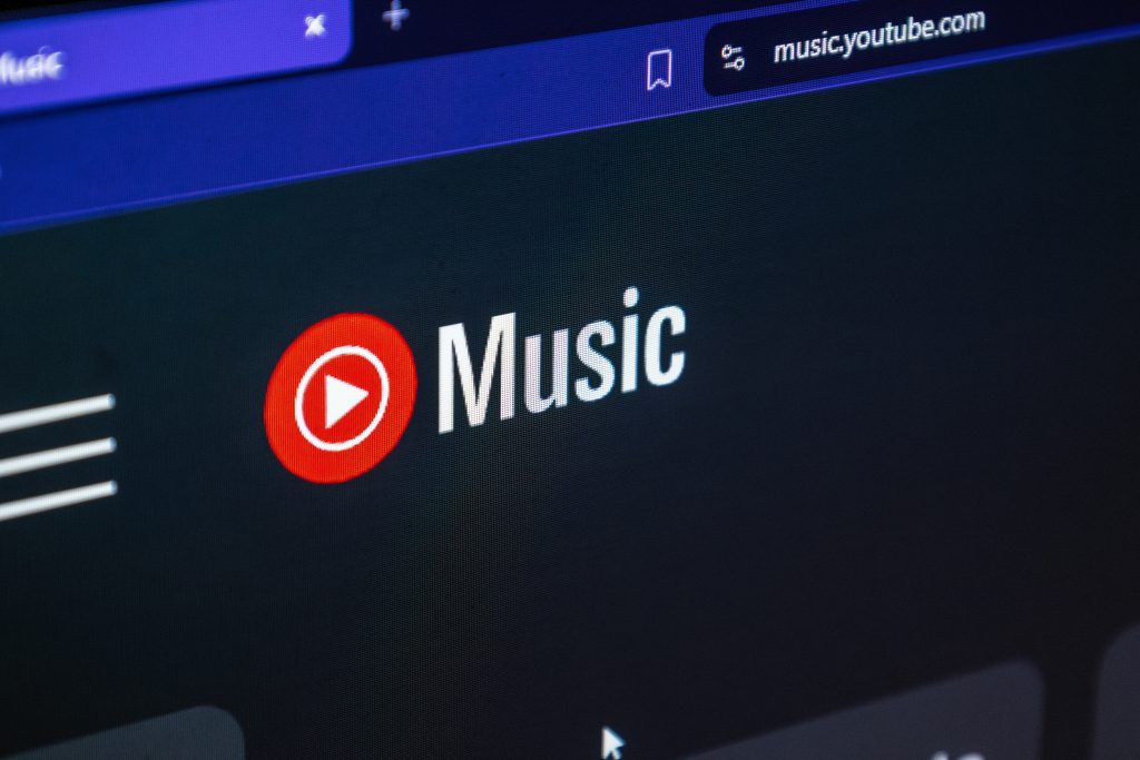 Udio admite haber usado audio de YouTube para entrenar sus modelos de IA